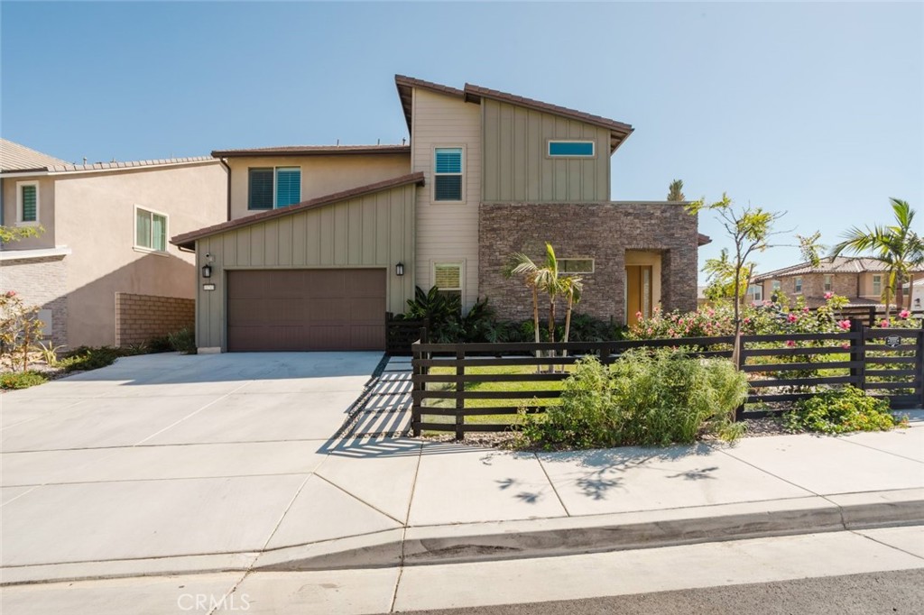 11743 Canoga Avenue Property Photo 2