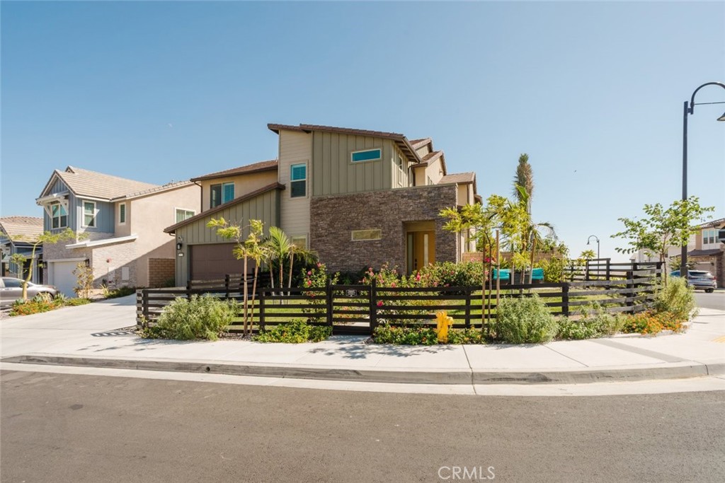 11743 Canoga Avenue Property Photo 3