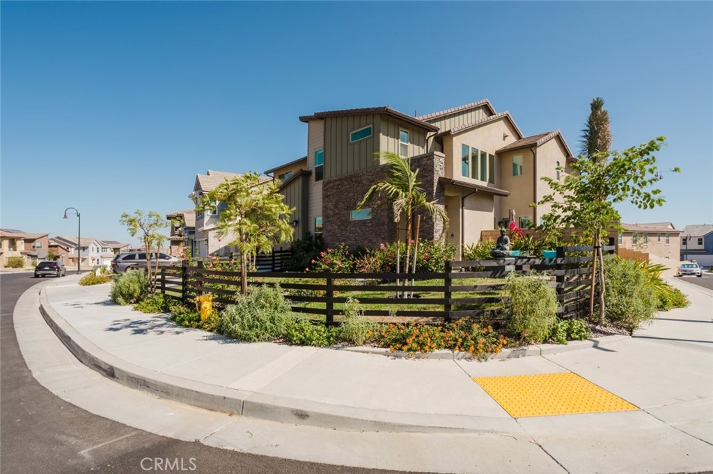 11743 Canoga Avenue Property Photo 6
