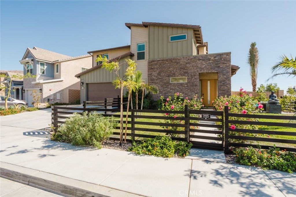 11743 Canoga Avenue Property Photo 8