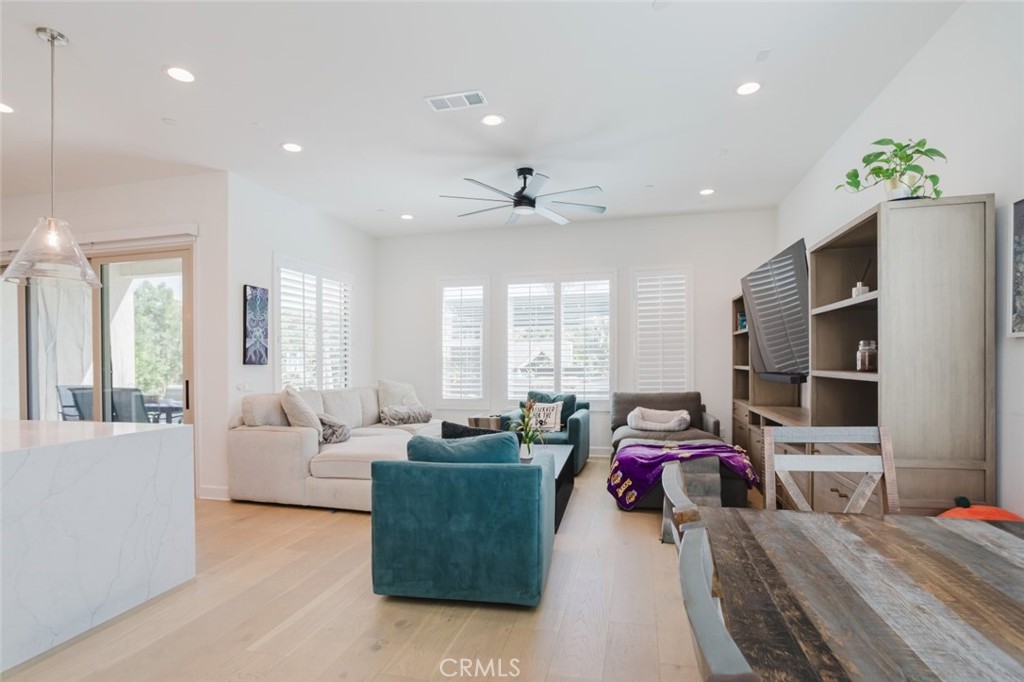 11743 Canoga Avenue Property Photo 27