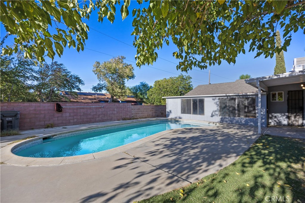 1058 E Avenue R2 Property Photo 1