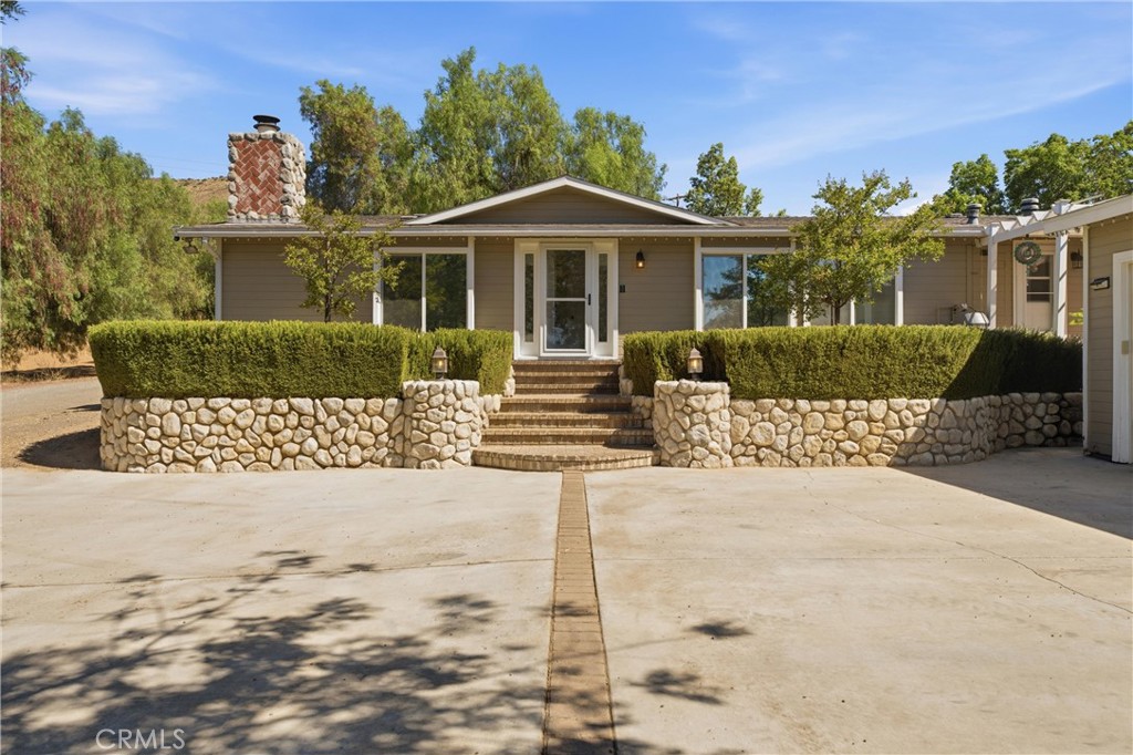 8246 Escondido Canyon Road Property Photo 3