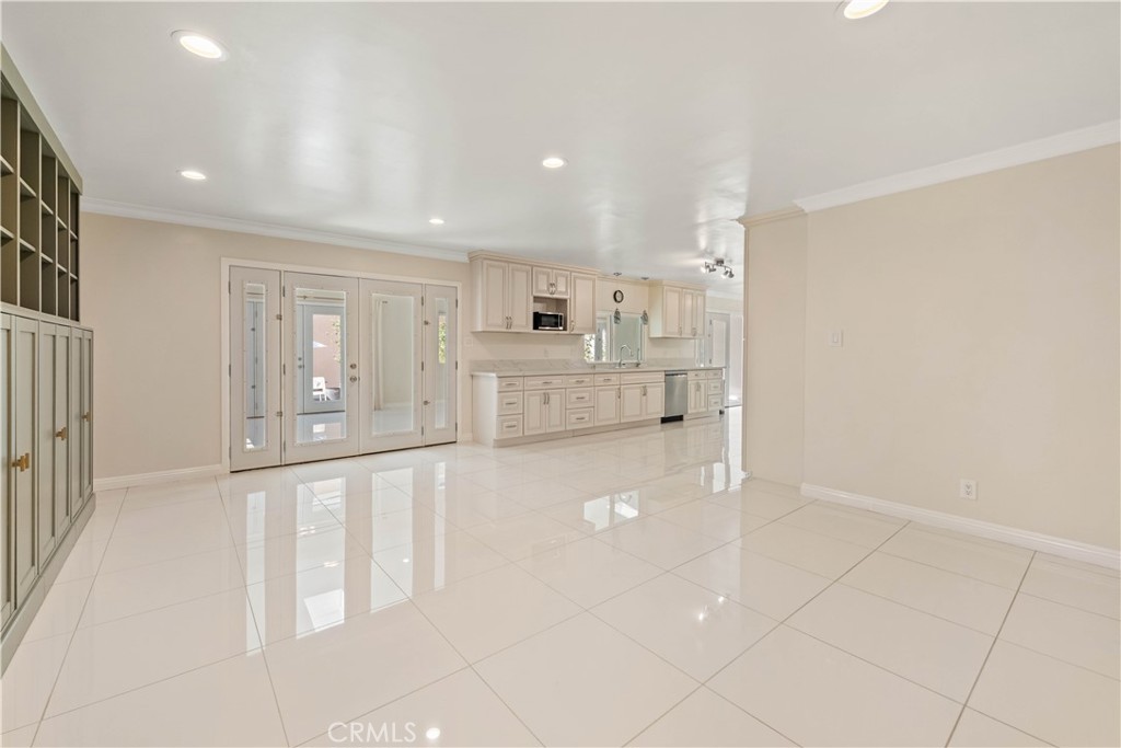 15406 Lull Property Photo 7
