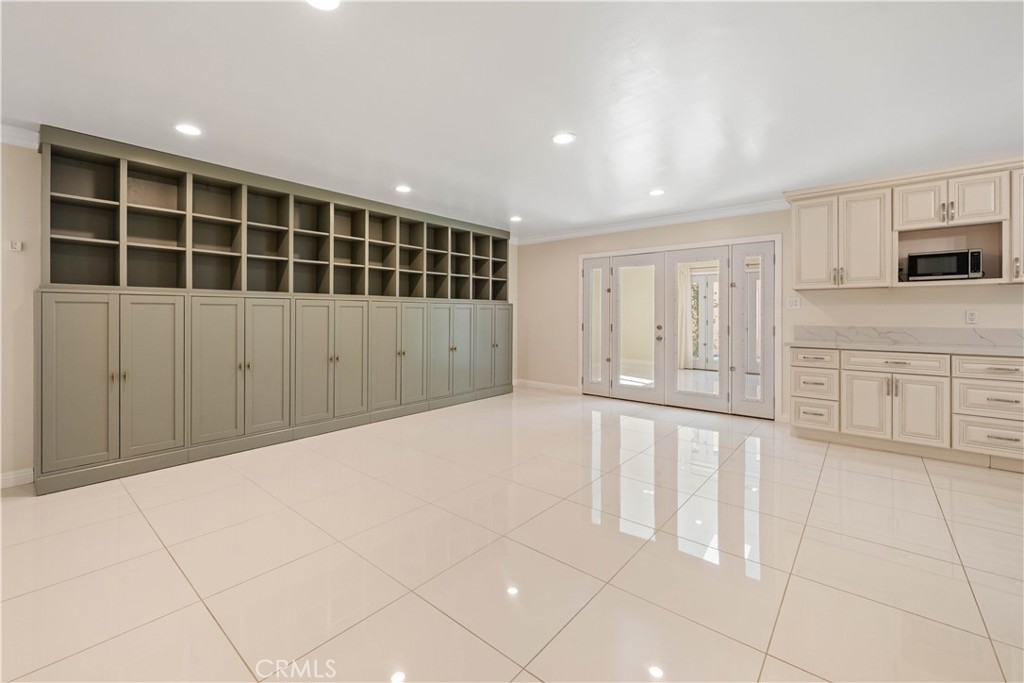 15406 Lull Property Photo 8