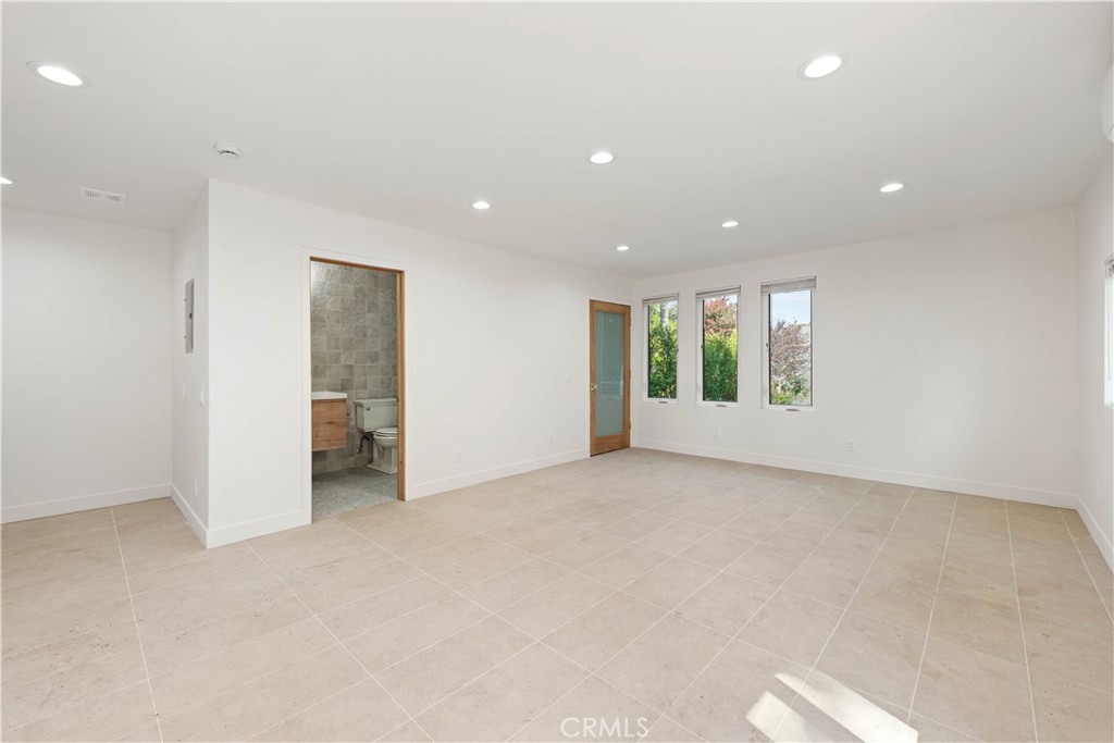 15406 Lull Property Photo 25