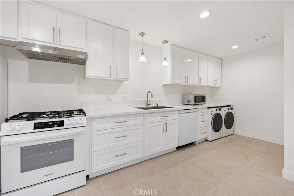 15406 Lull Property Photo 27