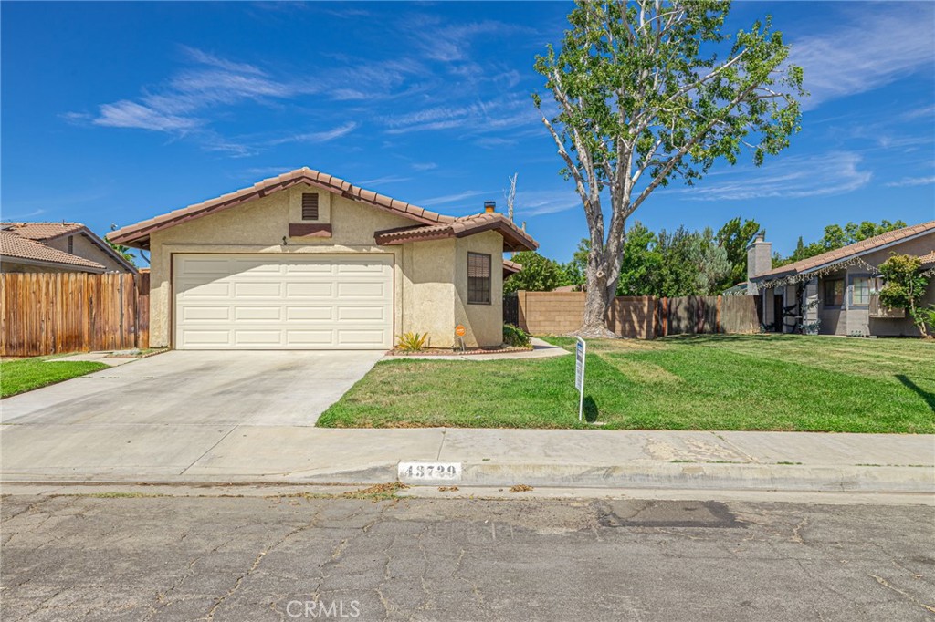 43729 La Paz Property Photo 1