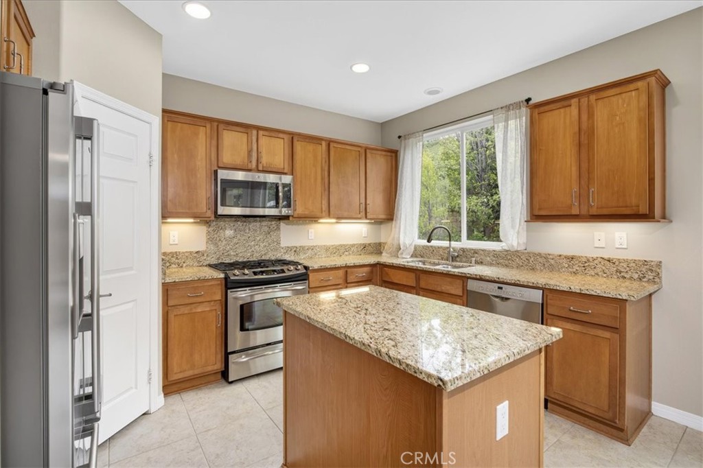 28721 Coal Mountain Court Property Photo 7