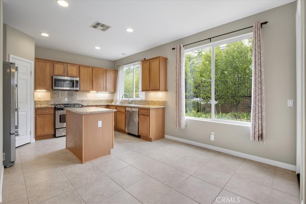 28721 Coal Mountain Court Property Photo 8