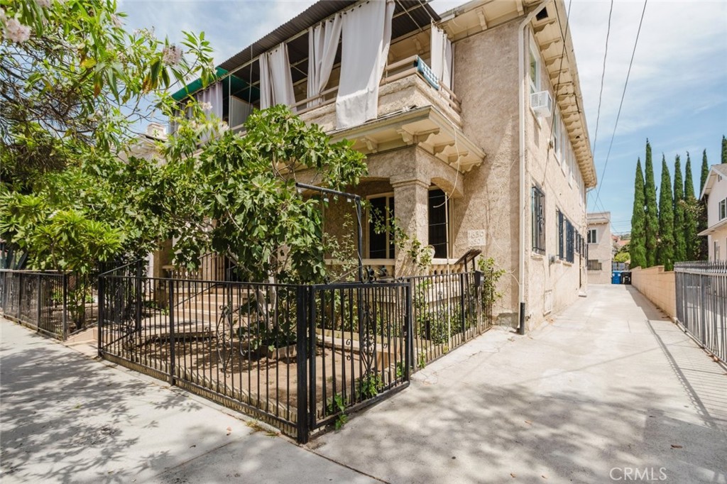 1634 N Alexandria Avenue Property Photo 1