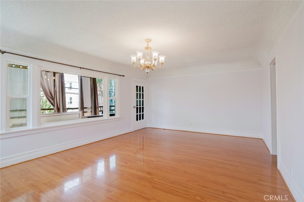 1634 N Alexandria Avenue Property Photo 9