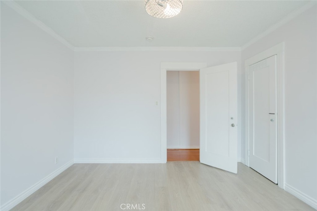 1634 N Alexandria Avenue Property Photo 23
