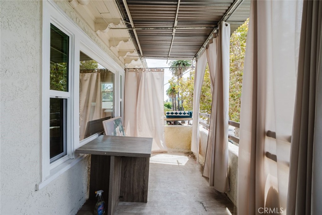 1634 N Alexandria Avenue Property Photo 24