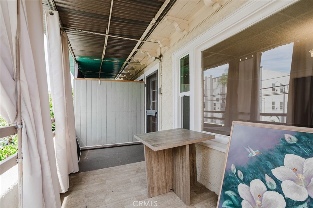 1634 N Alexandria Avenue Property Photo 25