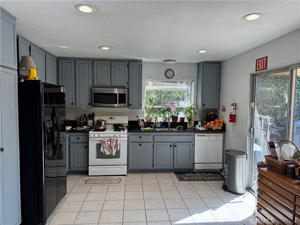 6217 Anastasia Property Photo 5