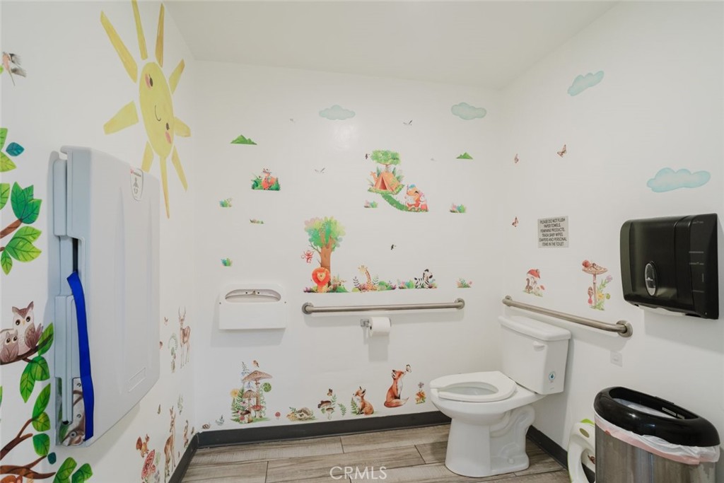 13645 Vanowen Street Property Photo 17