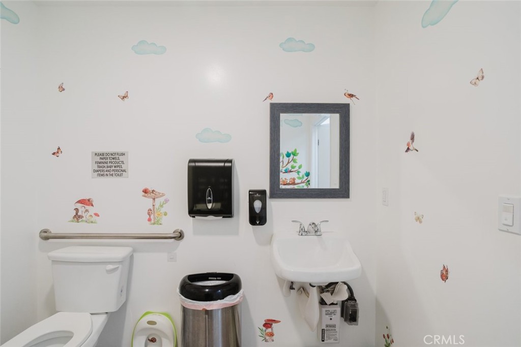 13645 Vanowen Street Property Photo 18