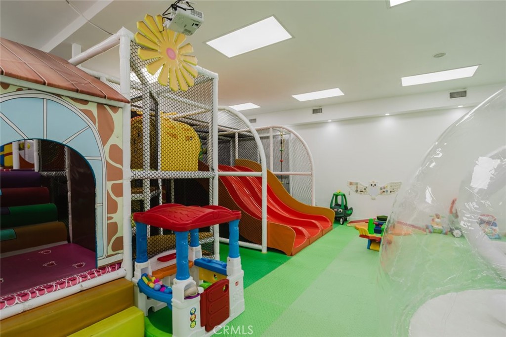 13645 Vanowen Street Property Photo 34