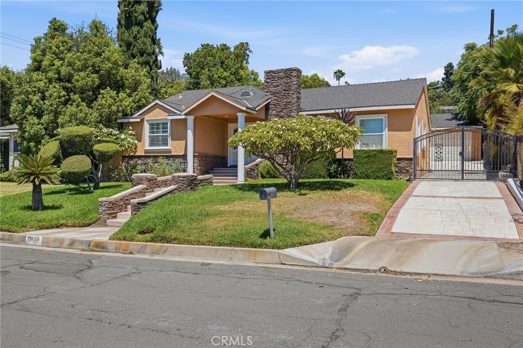 11809 Norino Property Photo 4