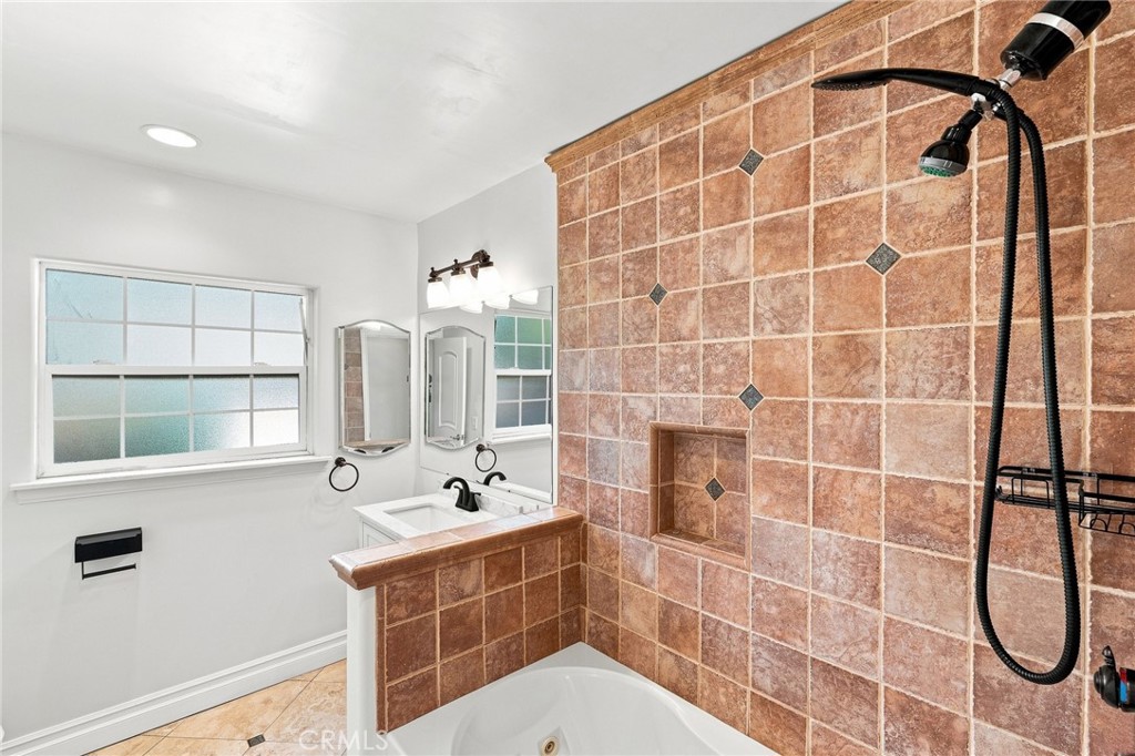 11809 Norino Property Photo 19
