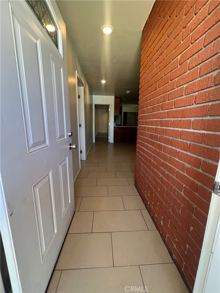 44558 Stanridge Avenue Property Photo 2