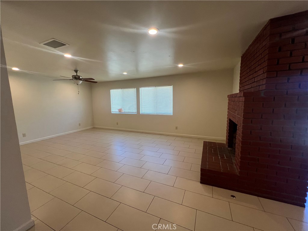 44558 Stanridge Avenue Property Photo 4