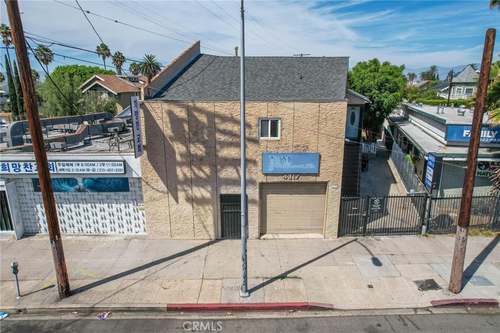 4315 W Pico Boulevard Property Photo 2