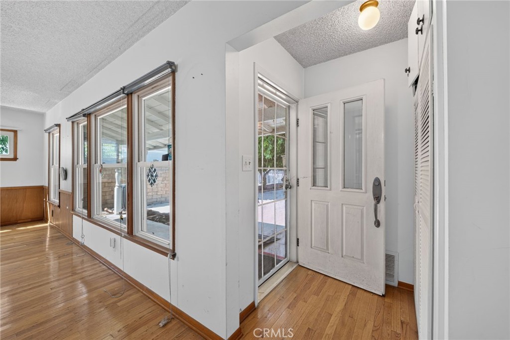 7238 Balcom Avenue Property Photo 2
