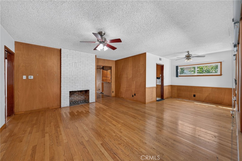 7238 Balcom Avenue Property Photo 3