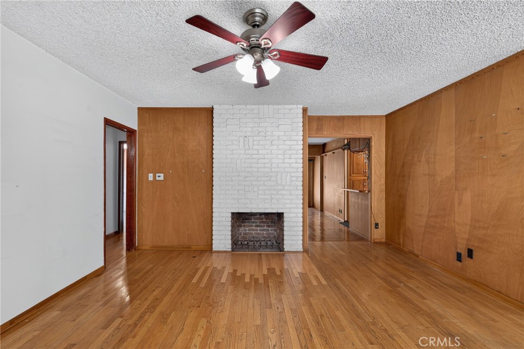 7238 Balcom Avenue Property Photo 4