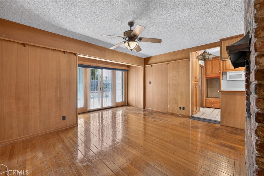 7238 Balcom Avenue Property Photo 14