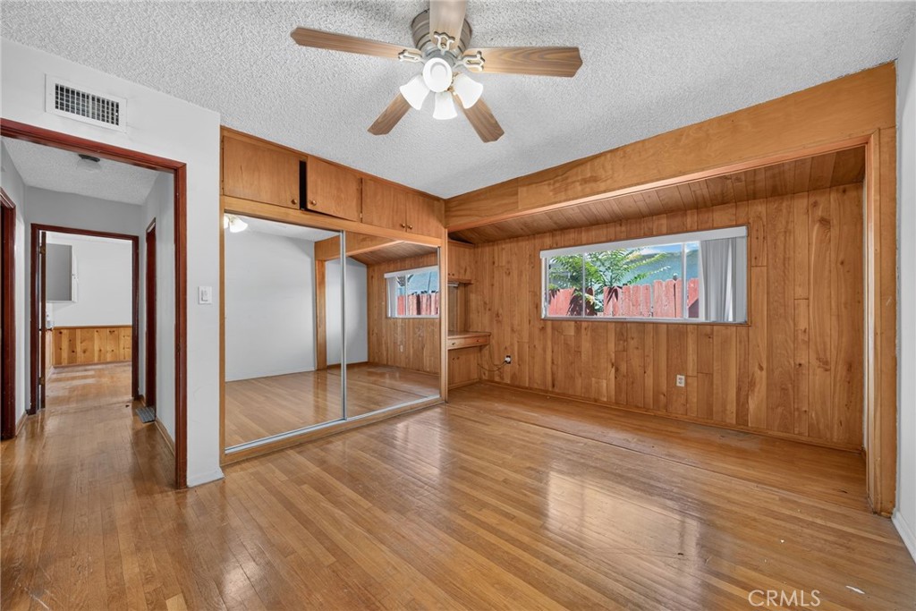 7238 Balcom Avenue Property Photo 22