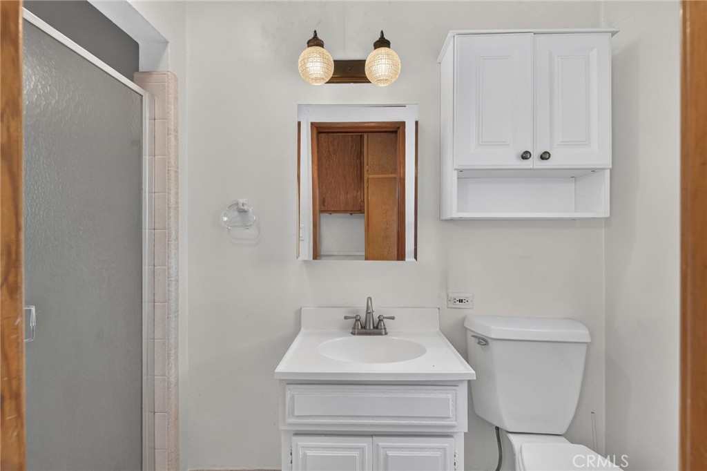 7238 Balcom Avenue Property Photo 25