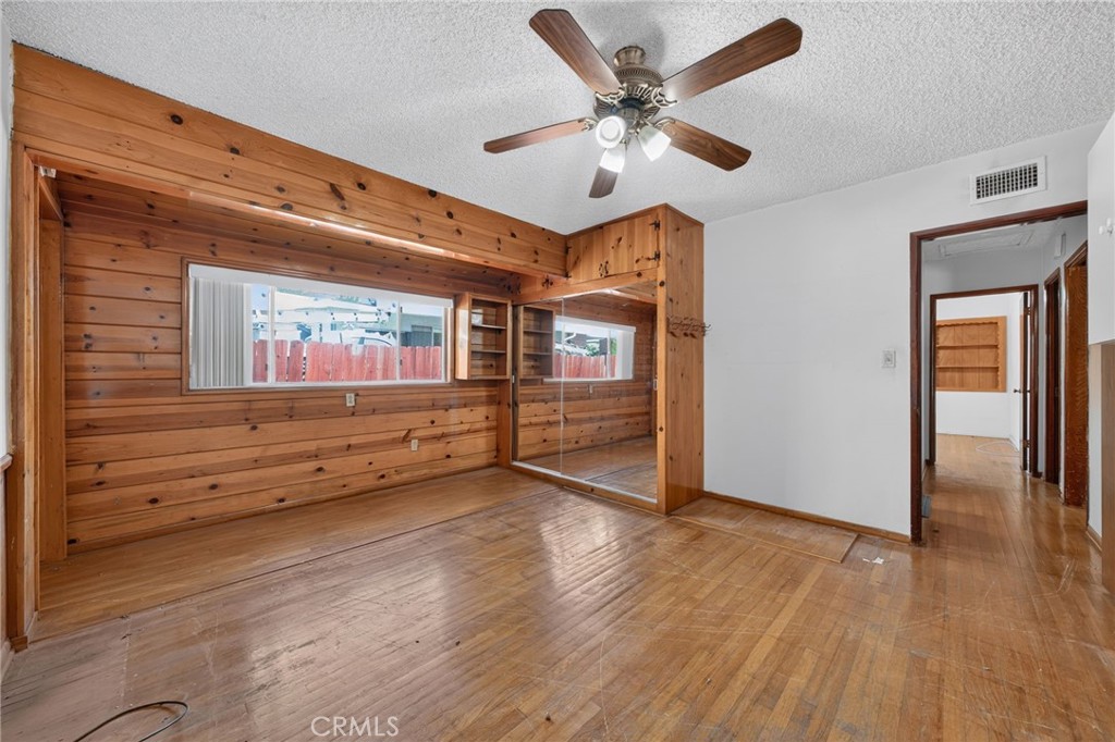 7238 Balcom Avenue Property Photo 26