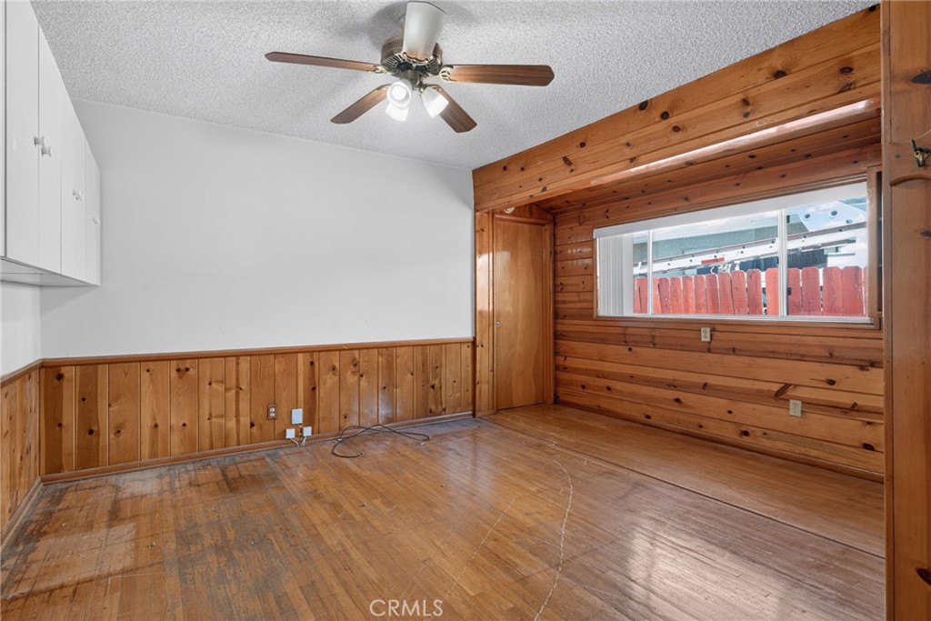 7238 Balcom Avenue Property Photo 27