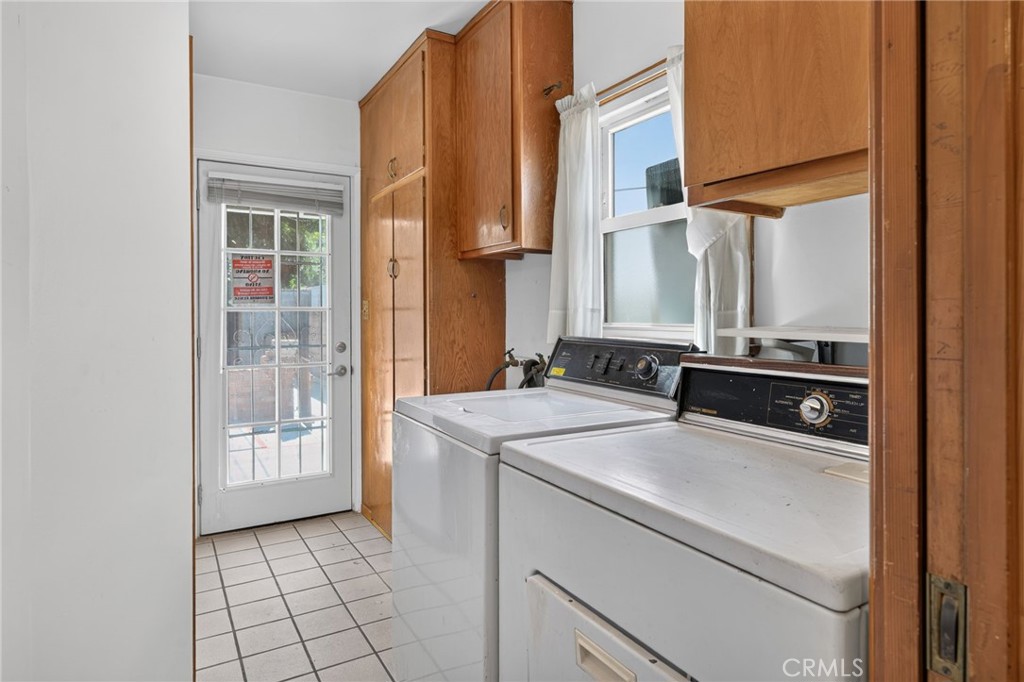 7238 Balcom Avenue Property Photo 29