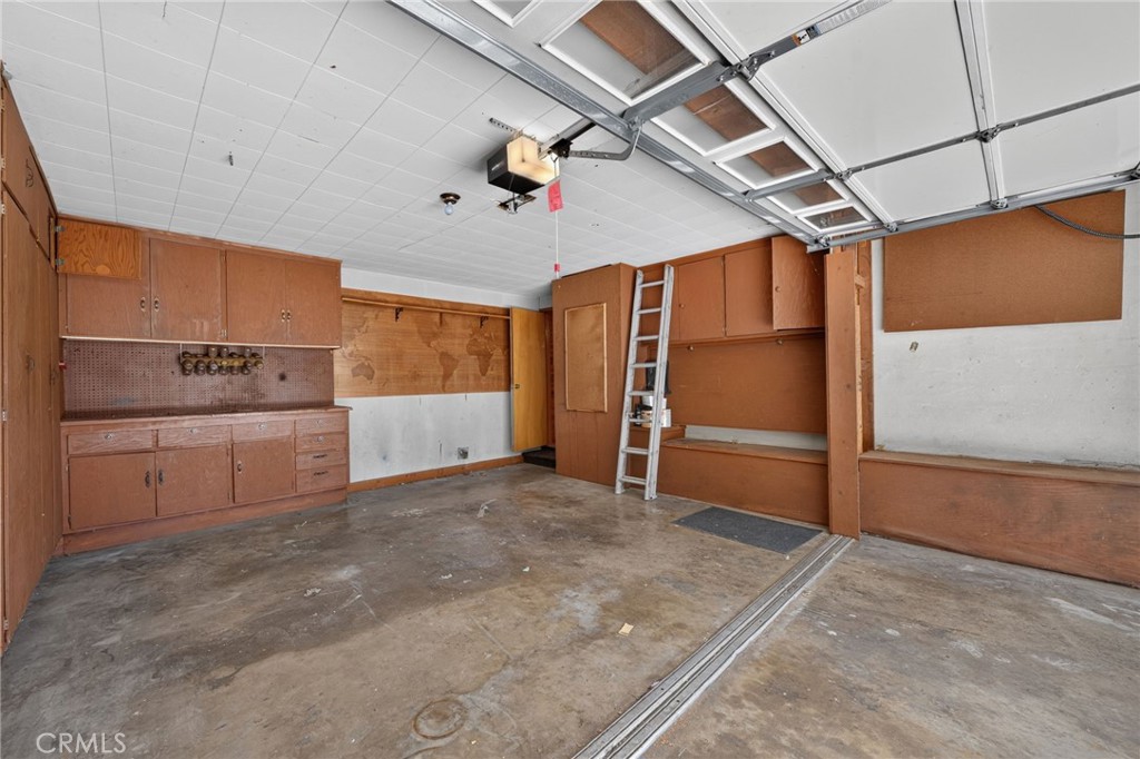 7238 Balcom Avenue Property Photo 33