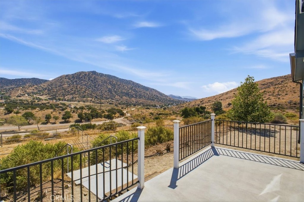 1451 E Soledad Pass Road Property Photo 5