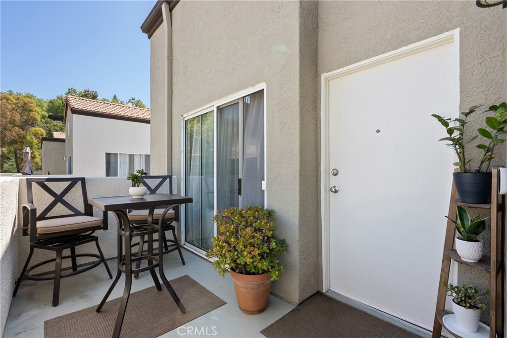 21200 Trumpet 205 Property Photo 4