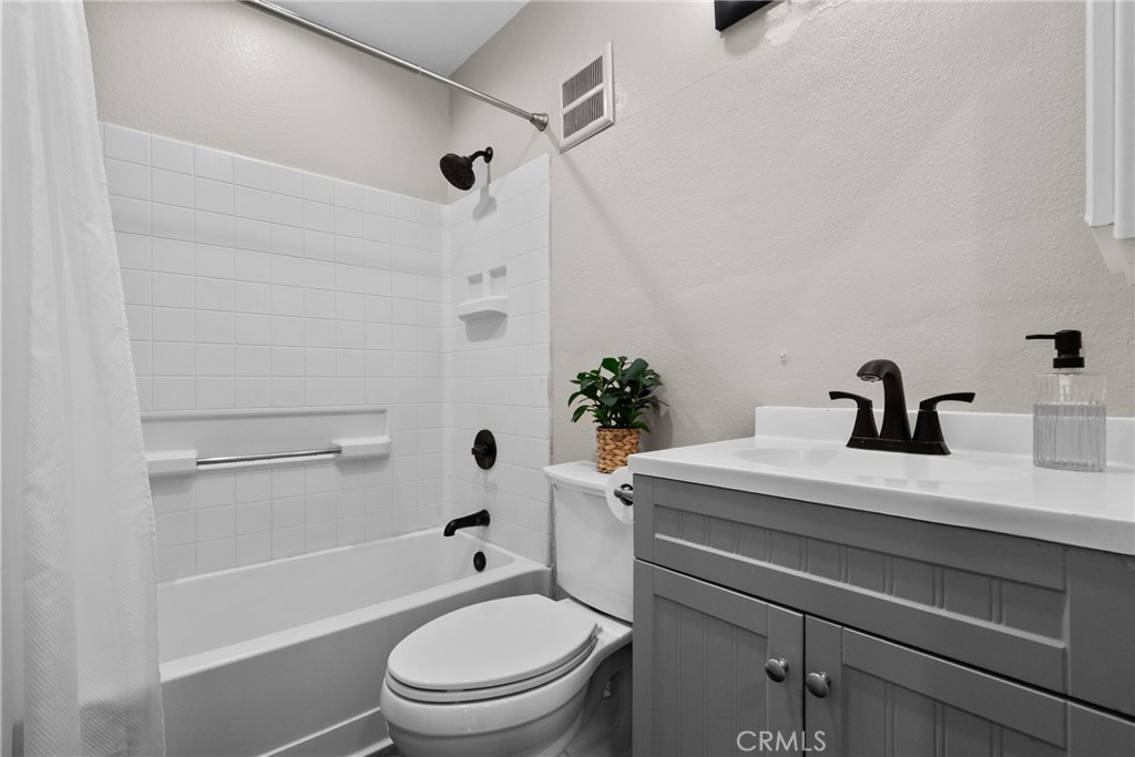 21200 Trumpet 205 Property Photo 32