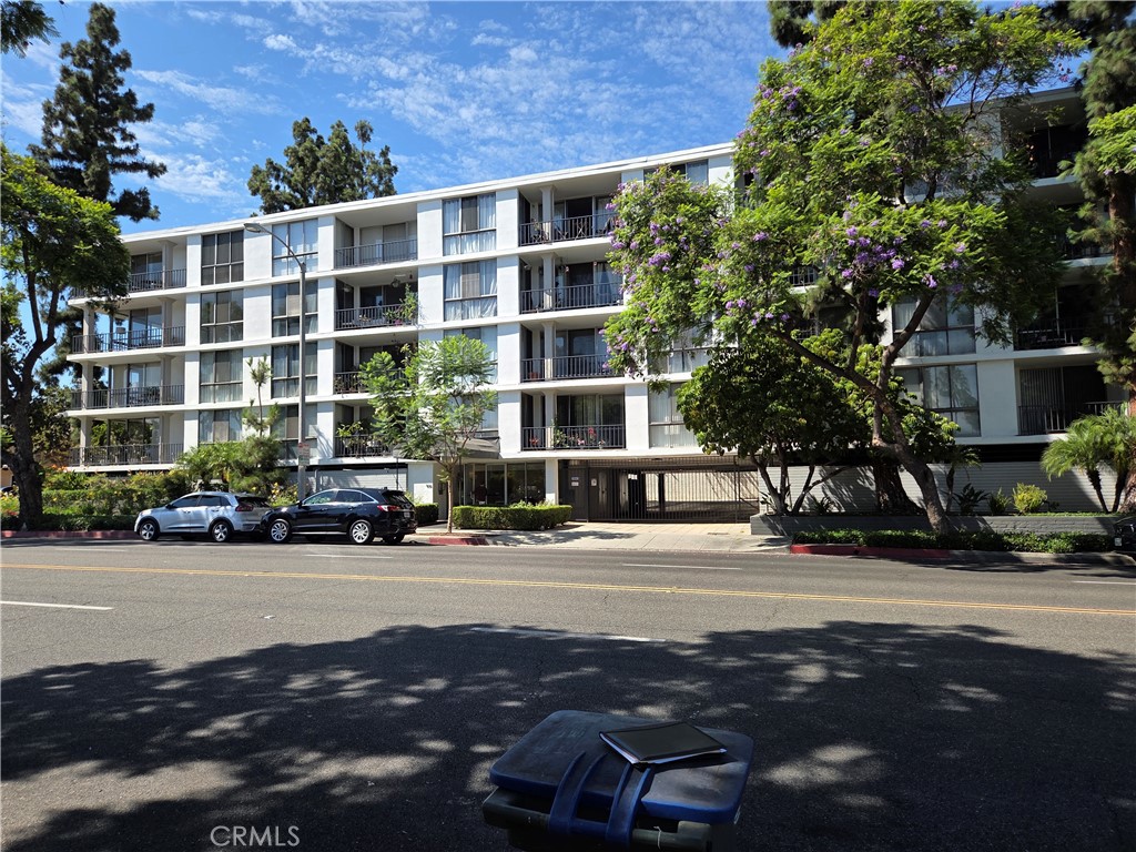 601 E Del Mar Boulevard 402 Property Photo 1