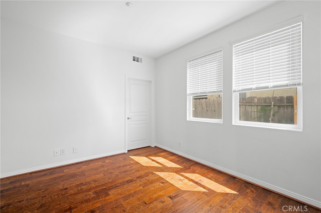 7101 Oso Avenue 14 Property Photo 16