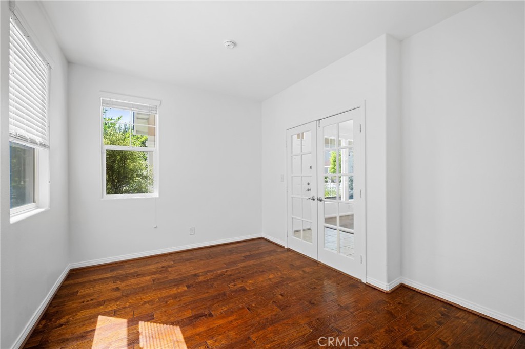 7101 Oso Avenue 14 Property Photo 17