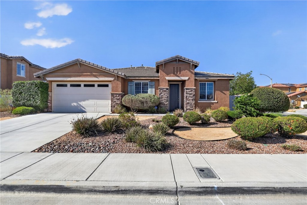 5821 Kingsbury Property Photo