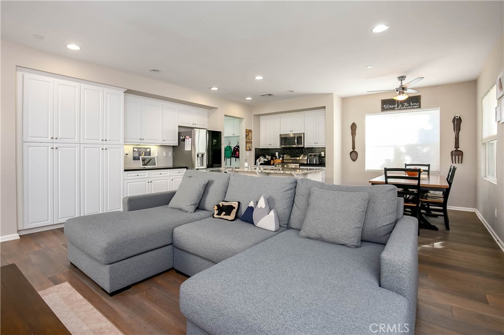 21716 Propello Property Photo 2