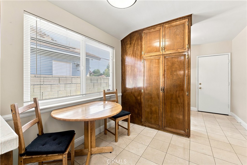 10555 Monogram Avenue Property Photo 6