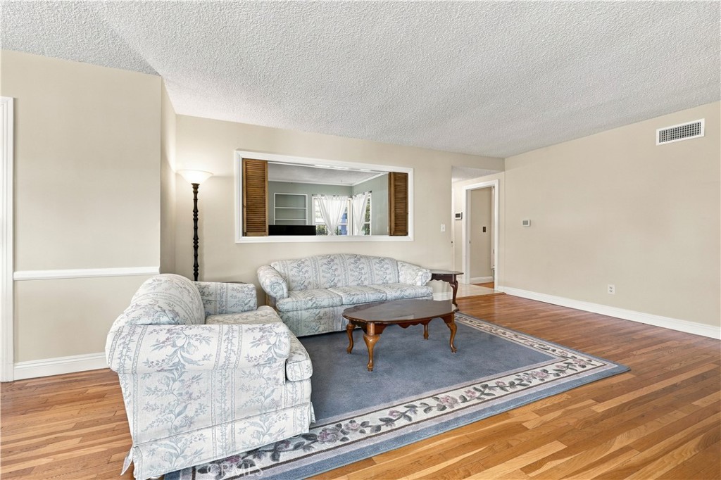 10555 Monogram Avenue Property Photo 11