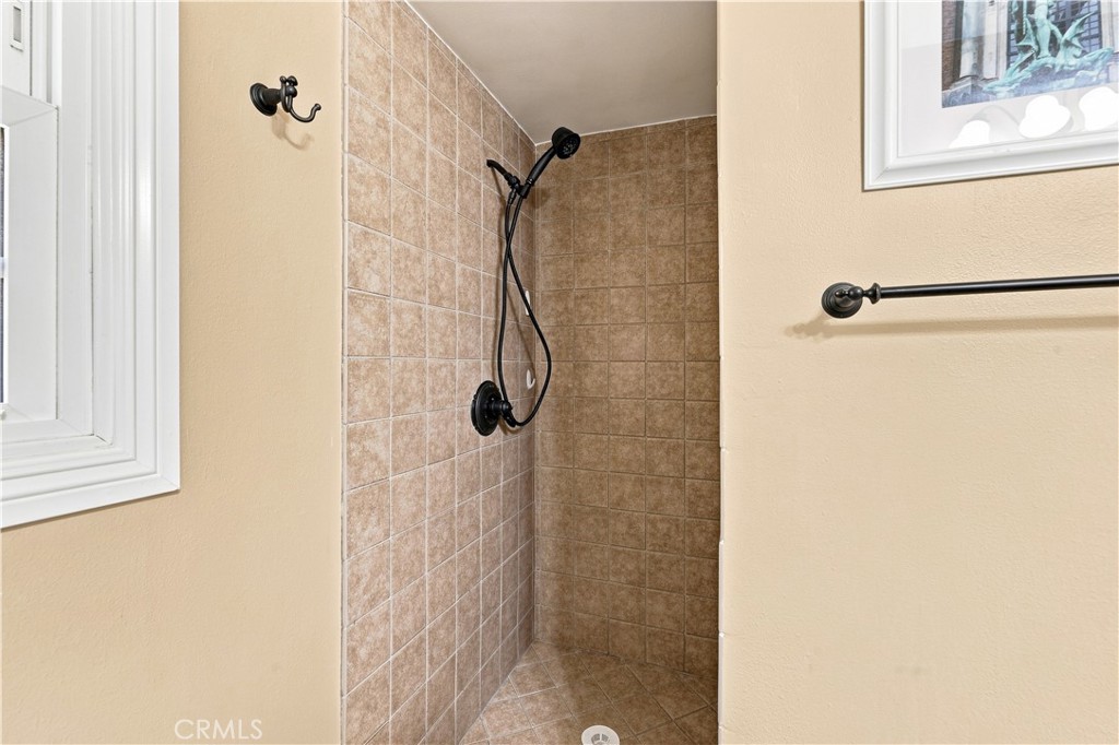 10555 Monogram Avenue Property Photo 16