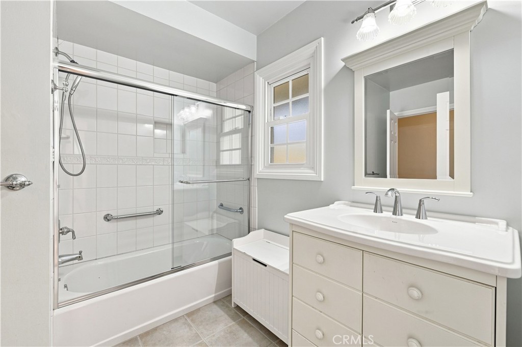 10555 Monogram Avenue Property Photo 18